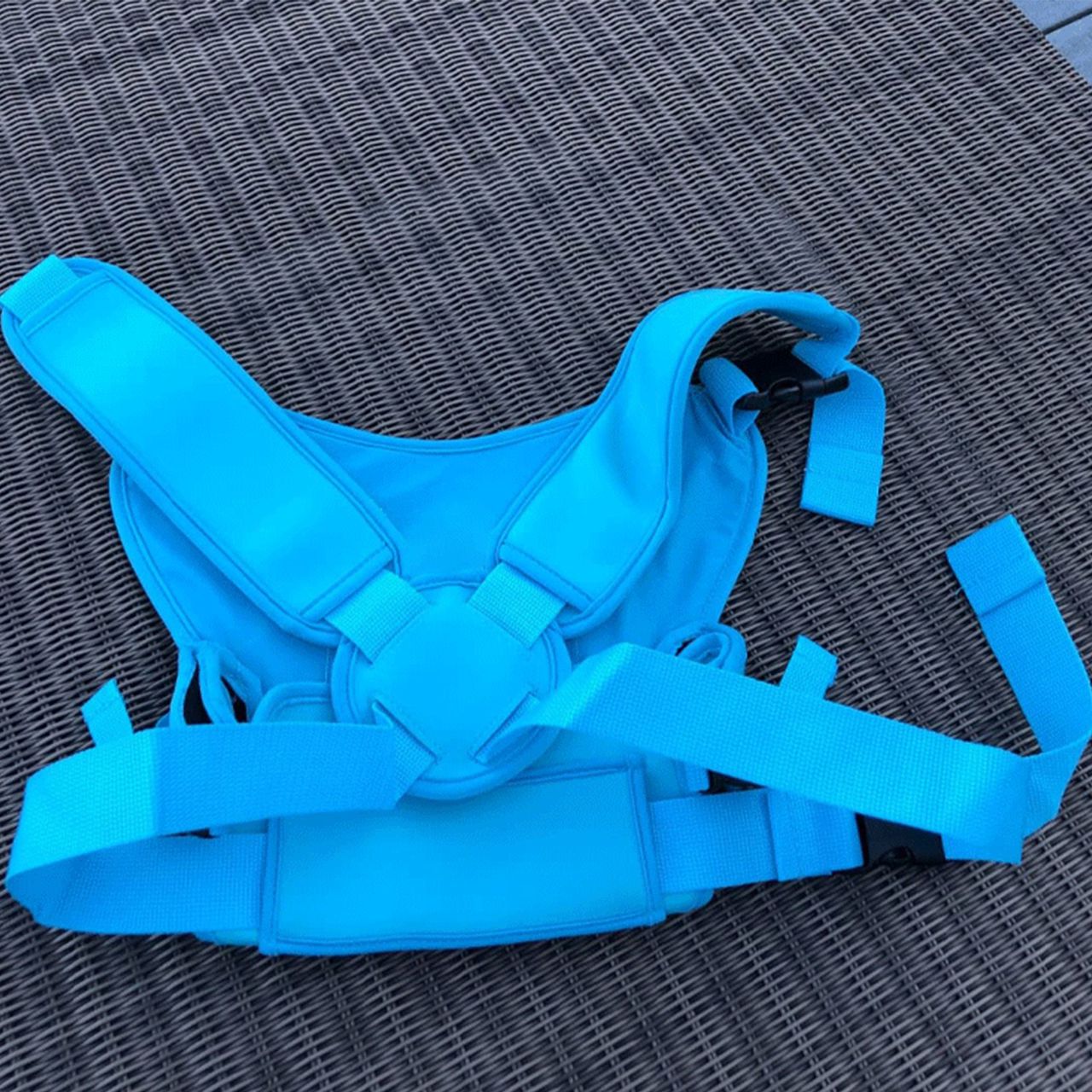 מנשא קיצי לקטנטנים-AquaBond™