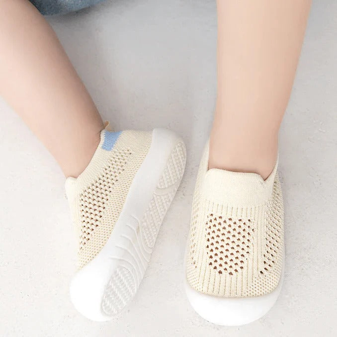 נעלי סרוגים לתינוקות עם סוליה רכה ונושמת-LilSteps